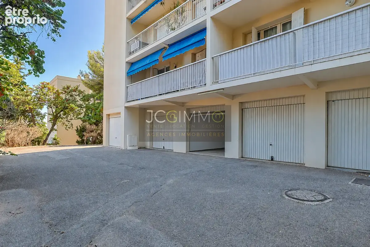 Appartement T4 vue Mer + 2 Balcons + Garage + Cave - photo 17