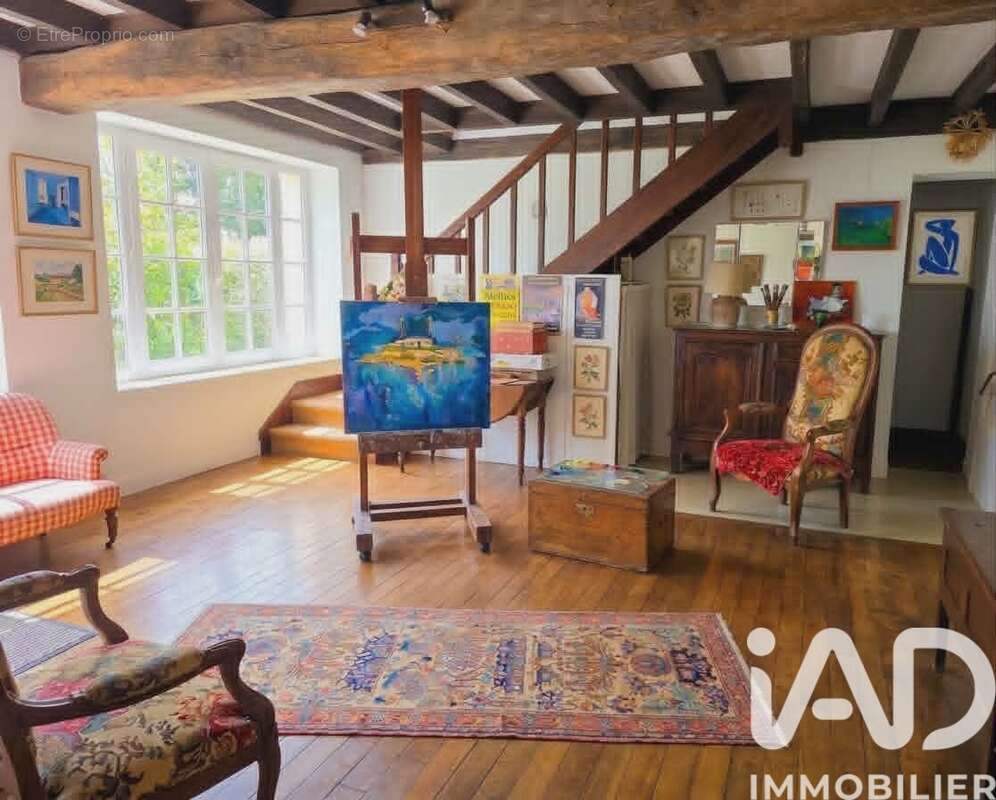 Photo 4 - Maison à LA CELLE-SAINT-CYR