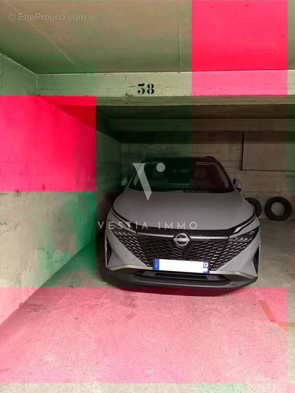Parking à PARIS-17E