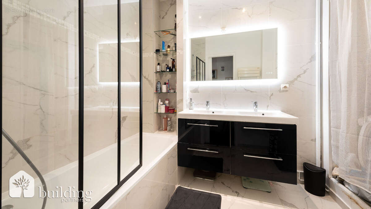 Appartement à NEUILLY-SUR-SEINE