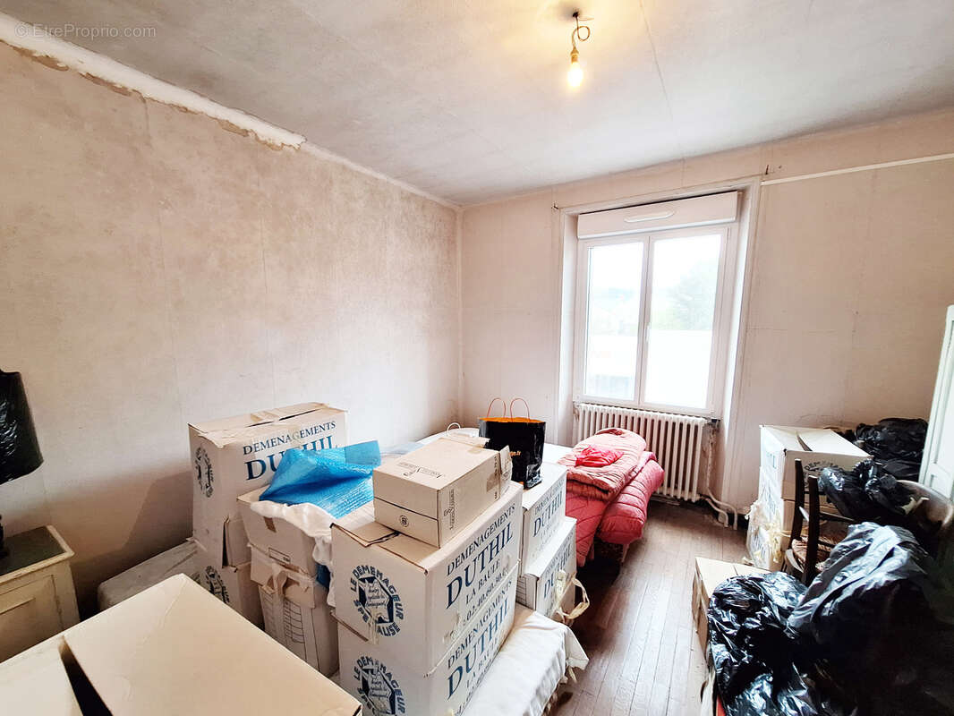 Rare à Pouancé maison de caractère avec dépendances - photo 8
