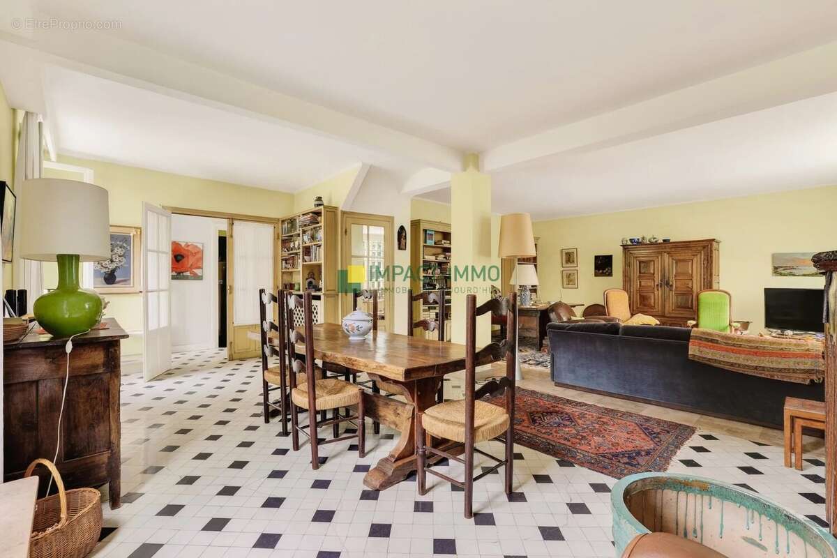 Maison à COLOMBES
