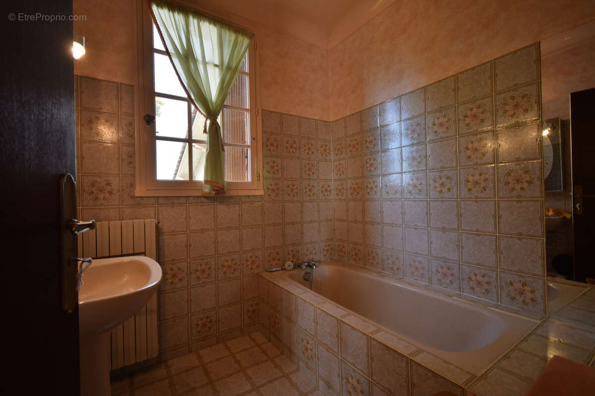 Maison à COURS-DE-PILE