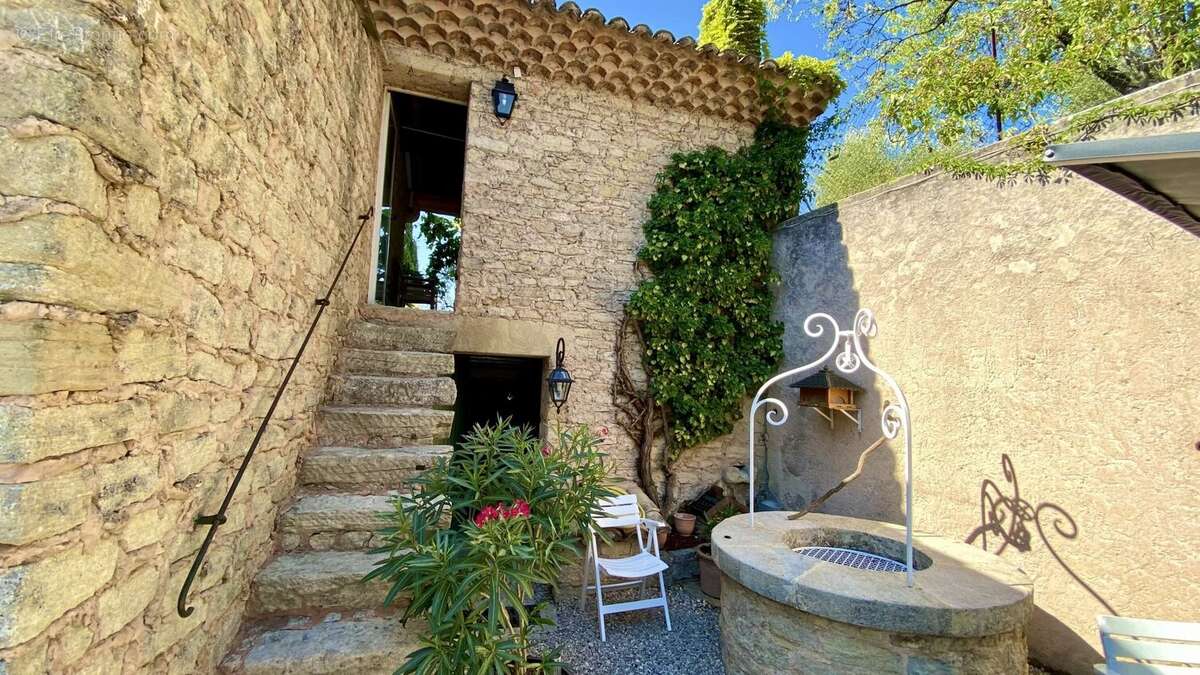 Maison à LE BARROUX