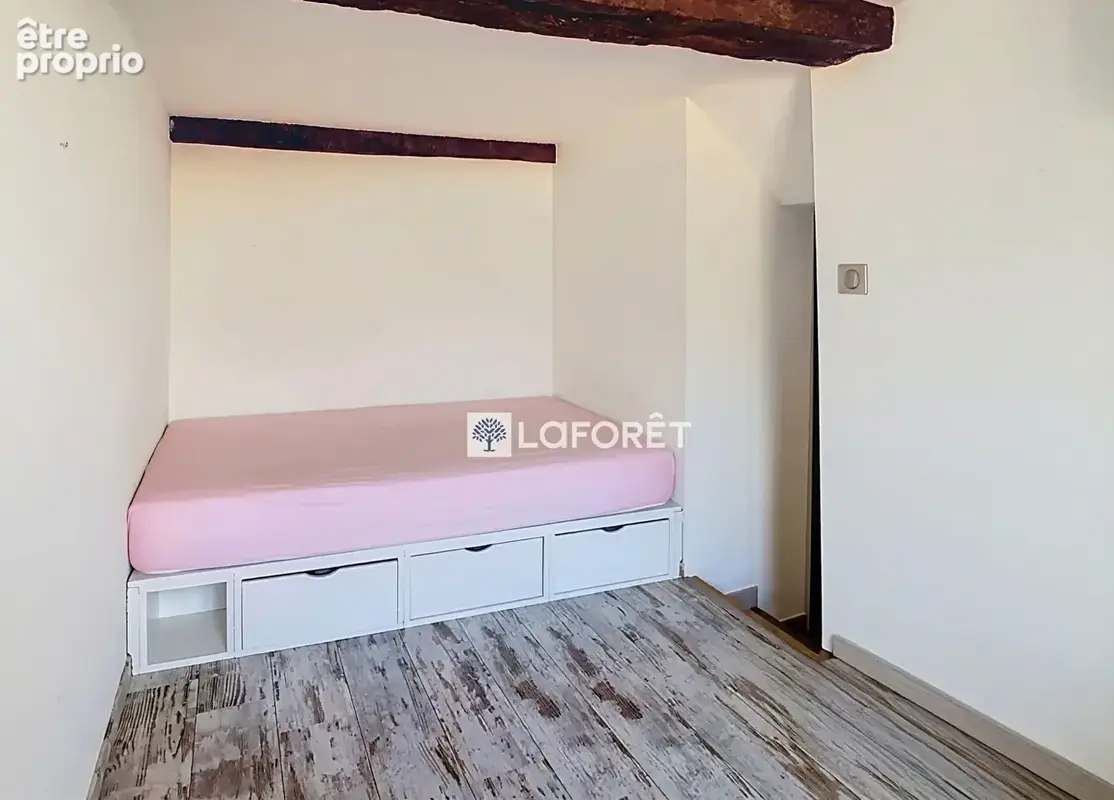 CASTELLAR - Appartement 3 pièces avec terrasse vue mer/montagne - photo 8