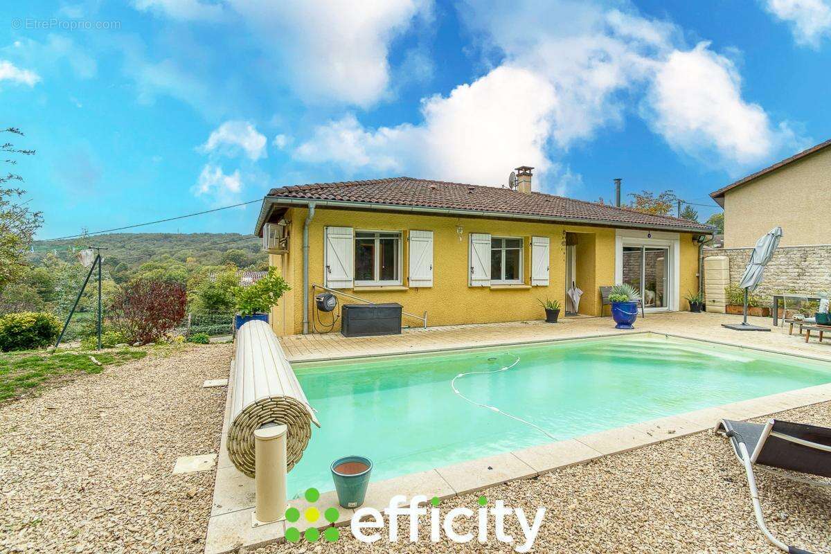 Maison à ANNOISIN-CHATELANS