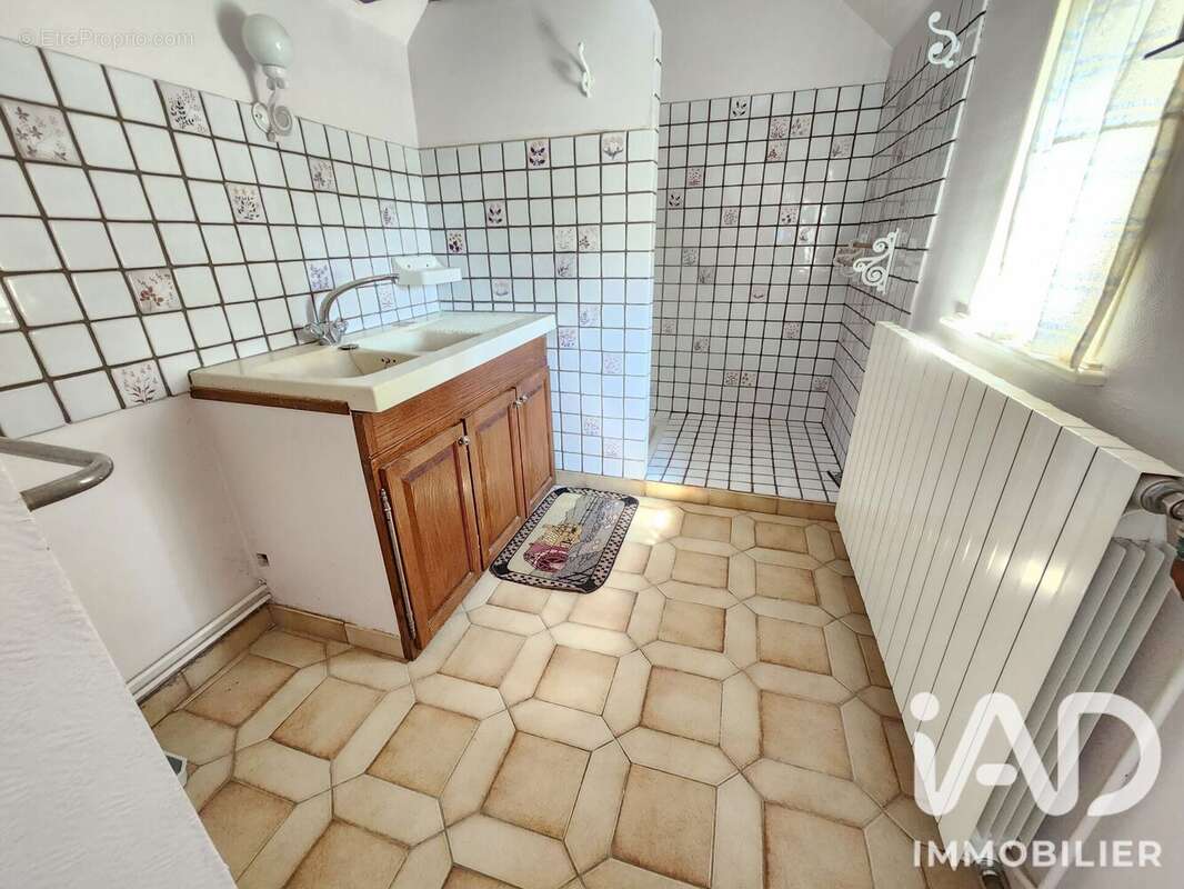 Photo 8