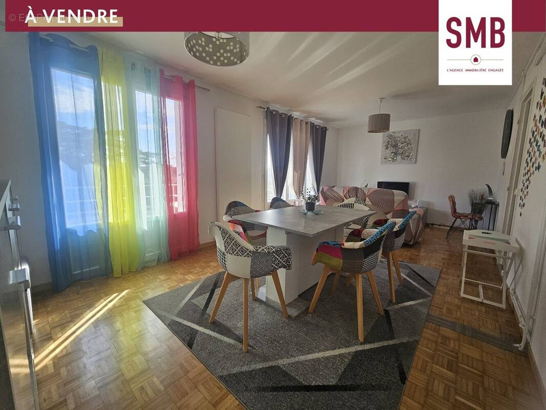 Appartement à LONS
