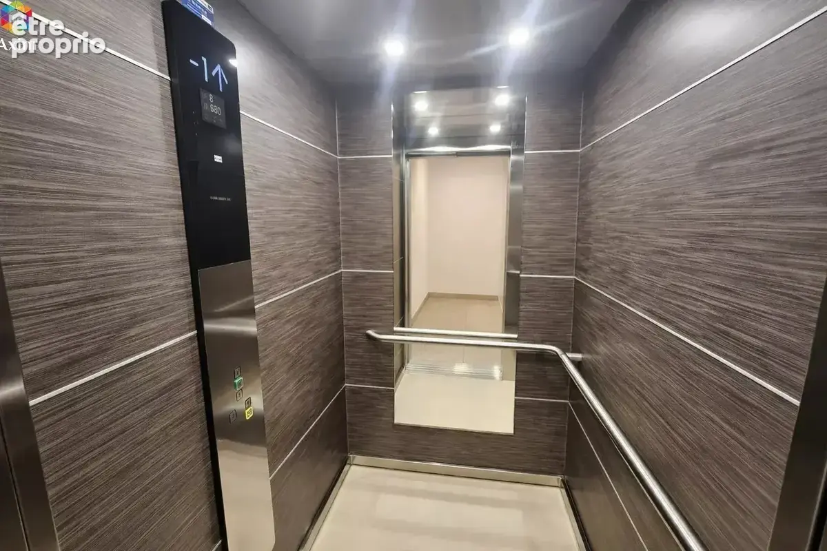 Appartement 3 pièces 75 m² à vendre à Saint-Raphael (83700) - photo 2