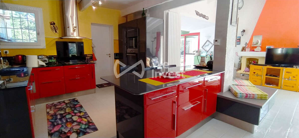 Maison 197 m² à Aureille  - photo 9