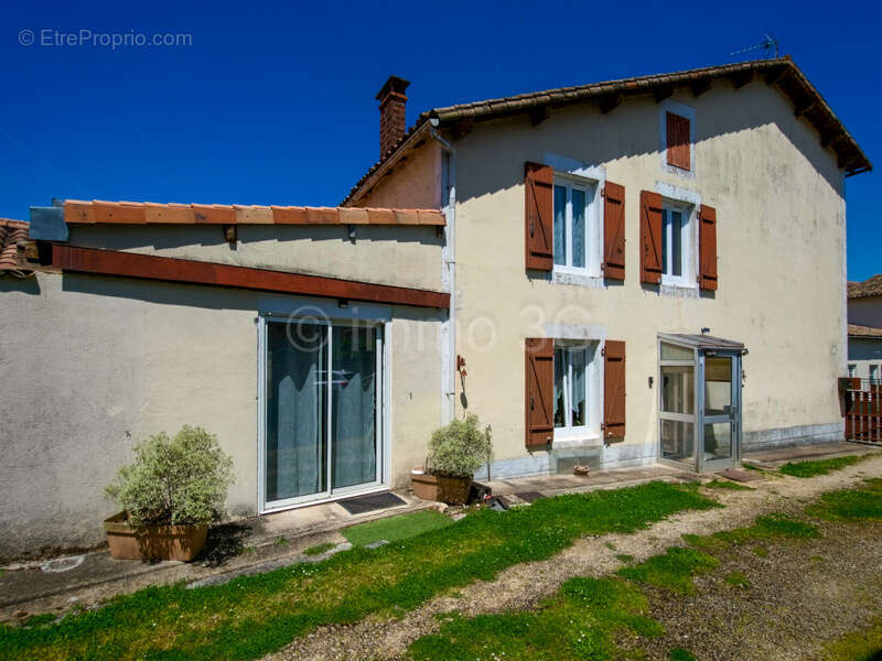 Maison à SAUZE-VAUSSAIS