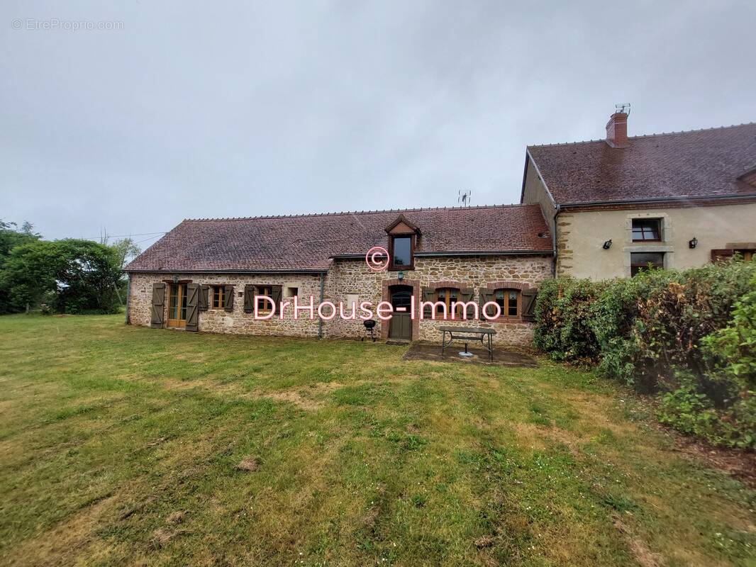 Maison 189 m² à Pommiers  - photo 1