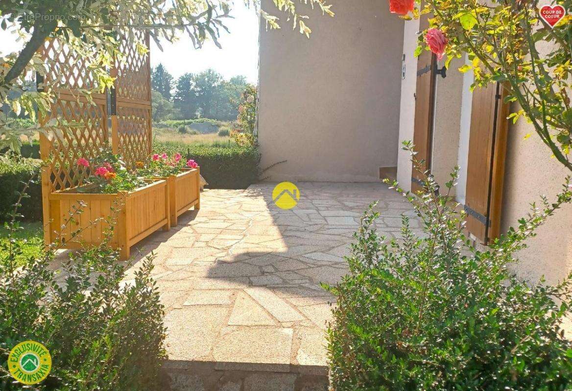 Maison à MOURIOUX-VIEILLEVILLE