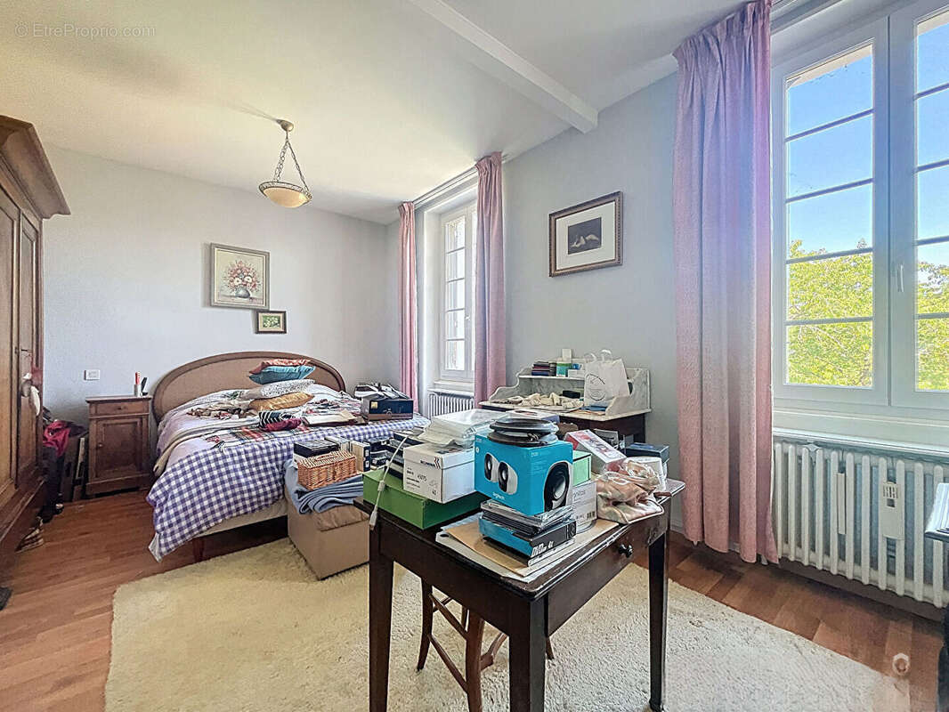 Maison à RUELLE-SUR-TOUVRE