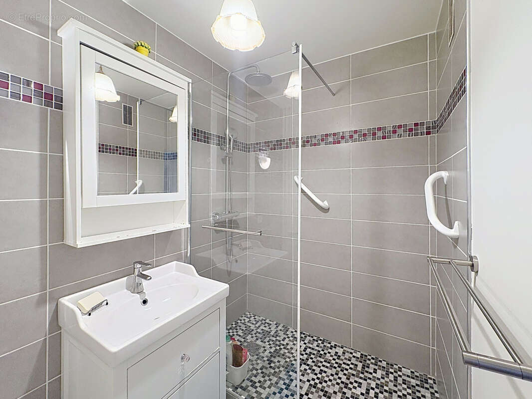 Appartement à PARIS-19E