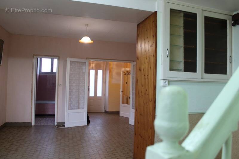 Maison à SAINT-PIERRE-MONTLIMART