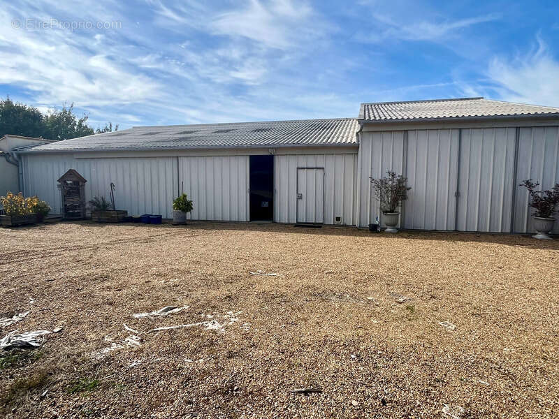 Maison à SAINTE-RADEGONDE-DES-NOYERS