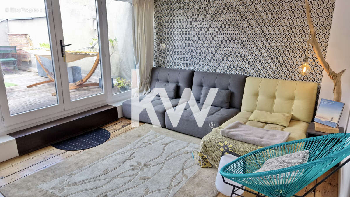 Appartement 230 m² à Saint-Etienne  - photo 2