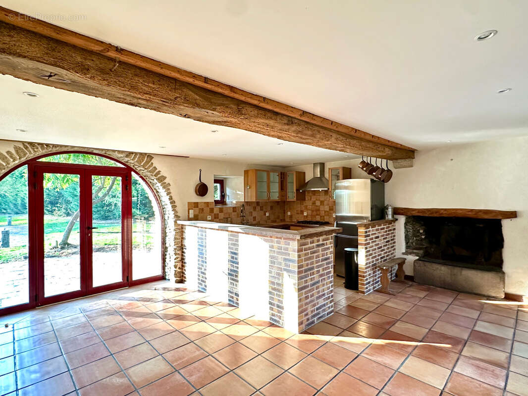 Maison à LES HERBIERS