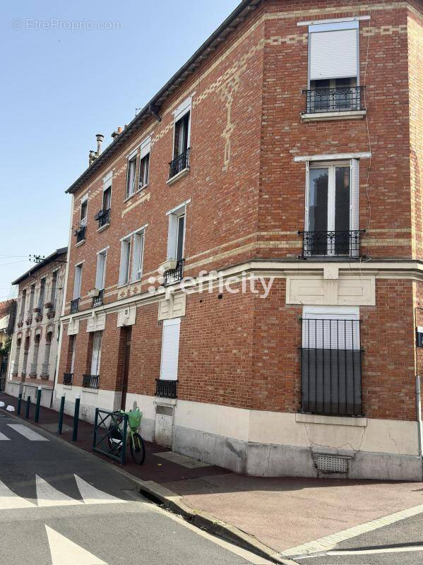 Appartement à GENNEVILLIERS