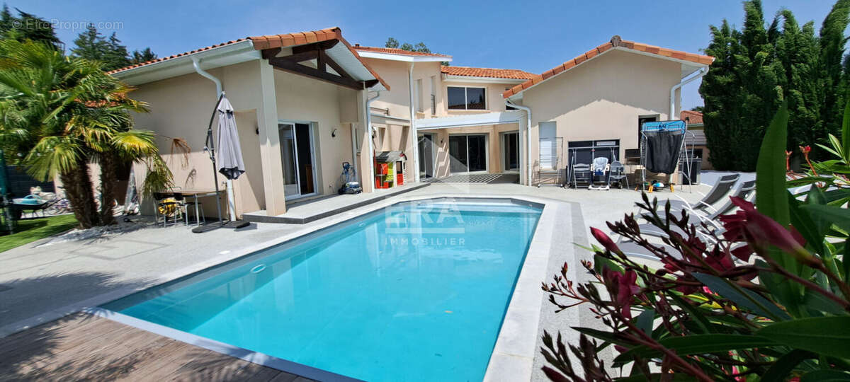 Maison à SAINT-MAURICE-DE-GOURDANS