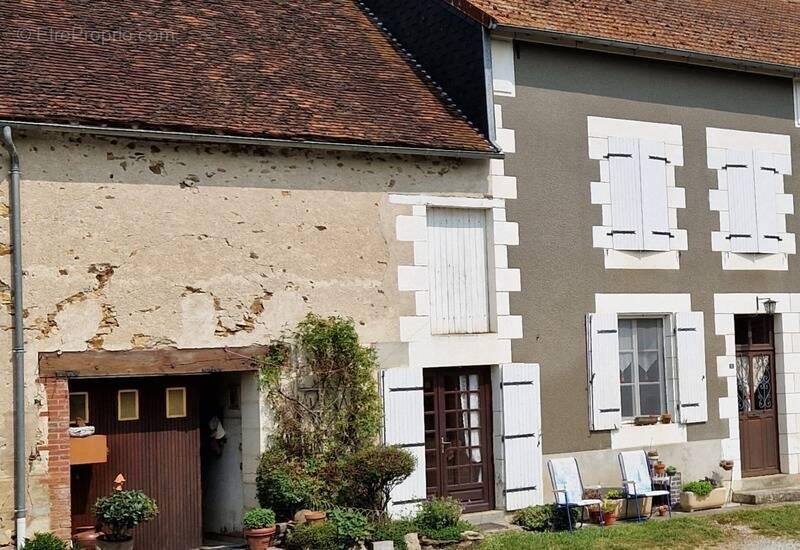 Maison à SAINT-SULPICE-LE-DUNOIS