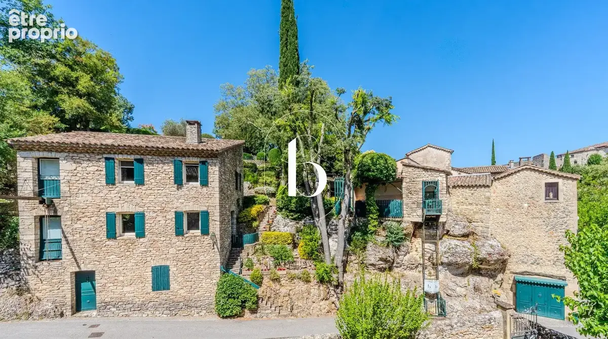 Charme et caractère pour cet ensemble immobilier d'exception... - photo 3