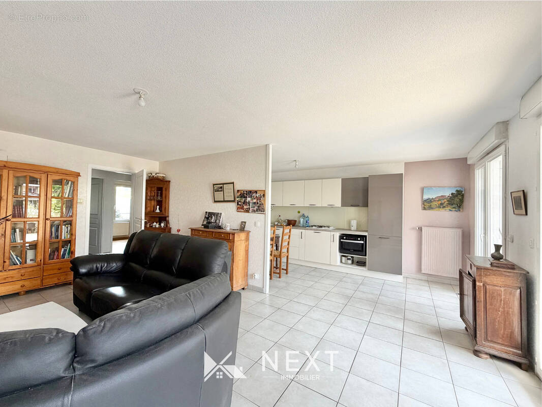 Appartement à SAINT-MARTIN-D'HERES