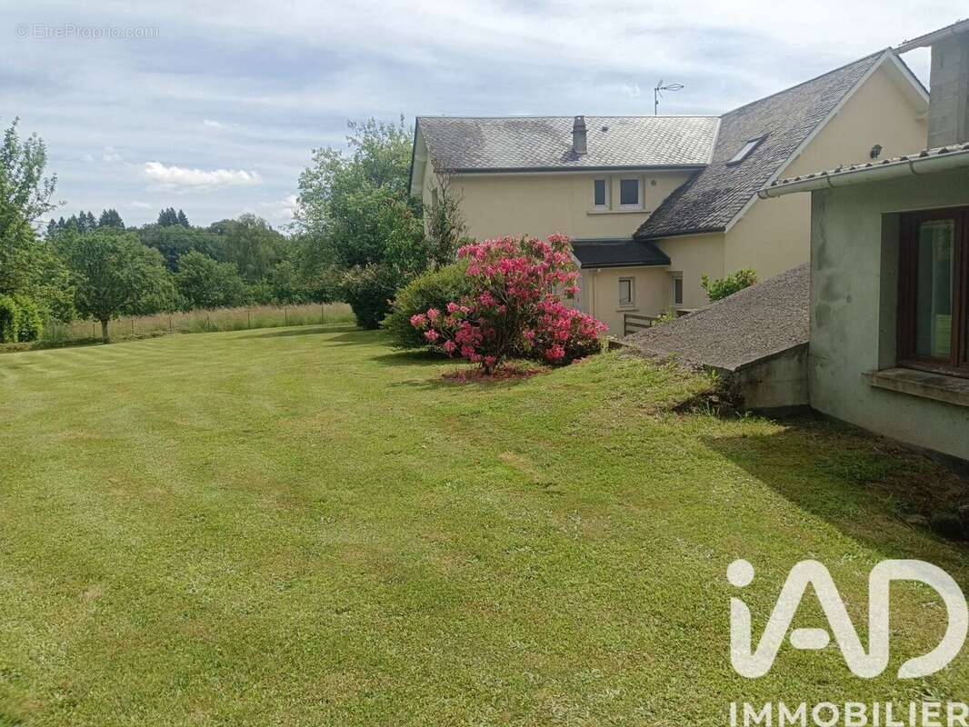 Photo 2 - Maison à SAINT-MARTIAL-DE-GIMEL