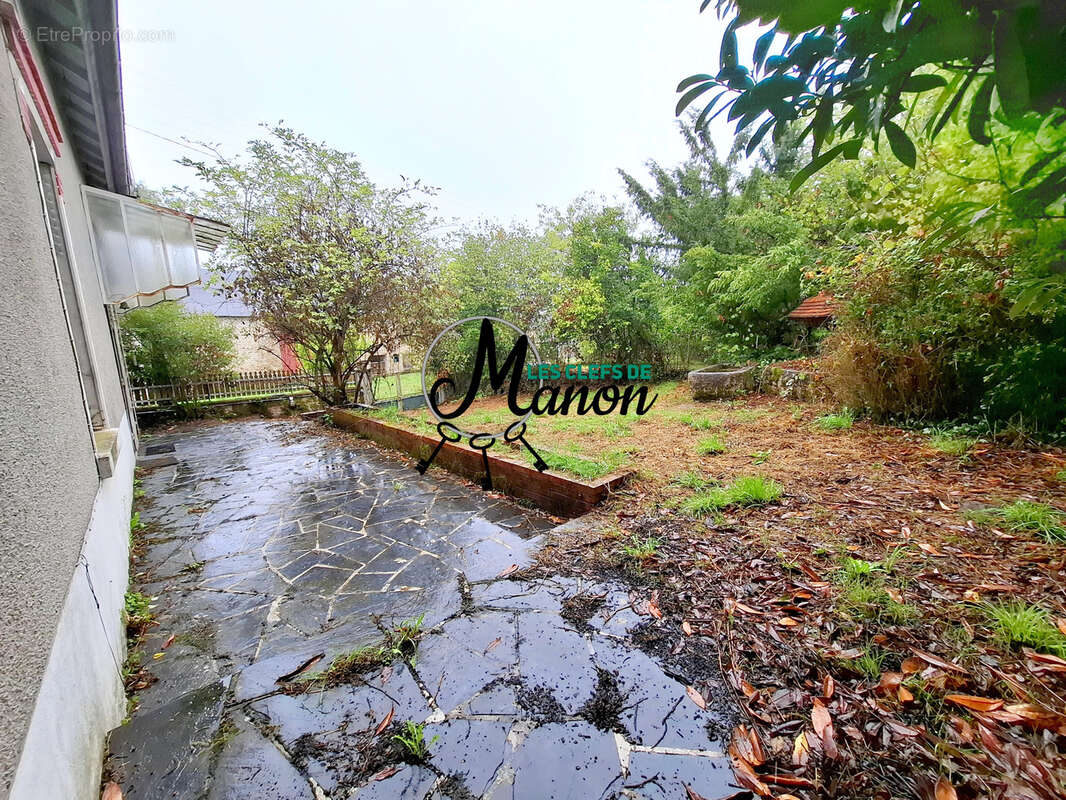 Maison à SAINT-SULPICE-LES-FEUILLES