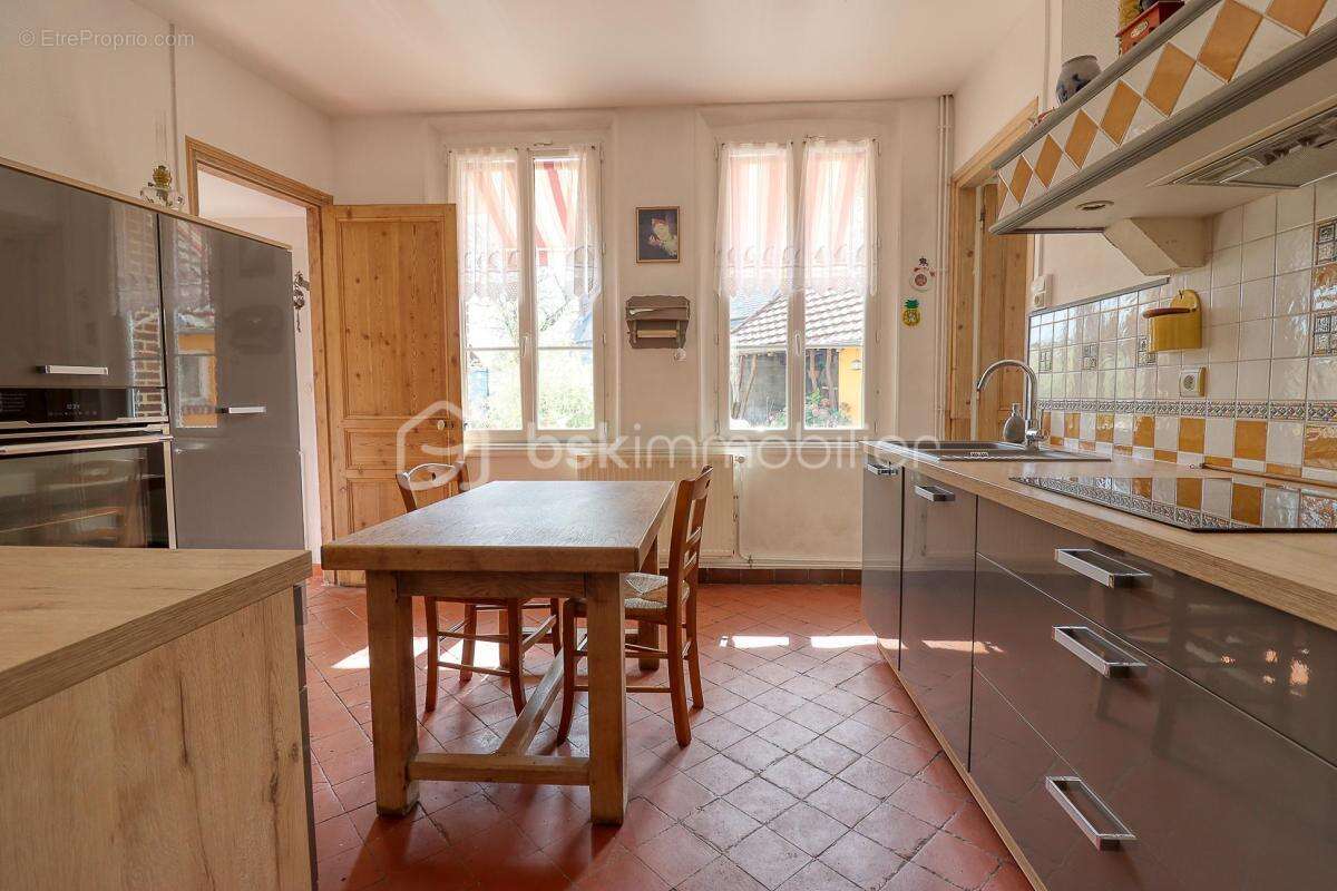Maison de caractère 115 m² - 6 pièces - 3 chambres avec Jardin et Garage - photo 7