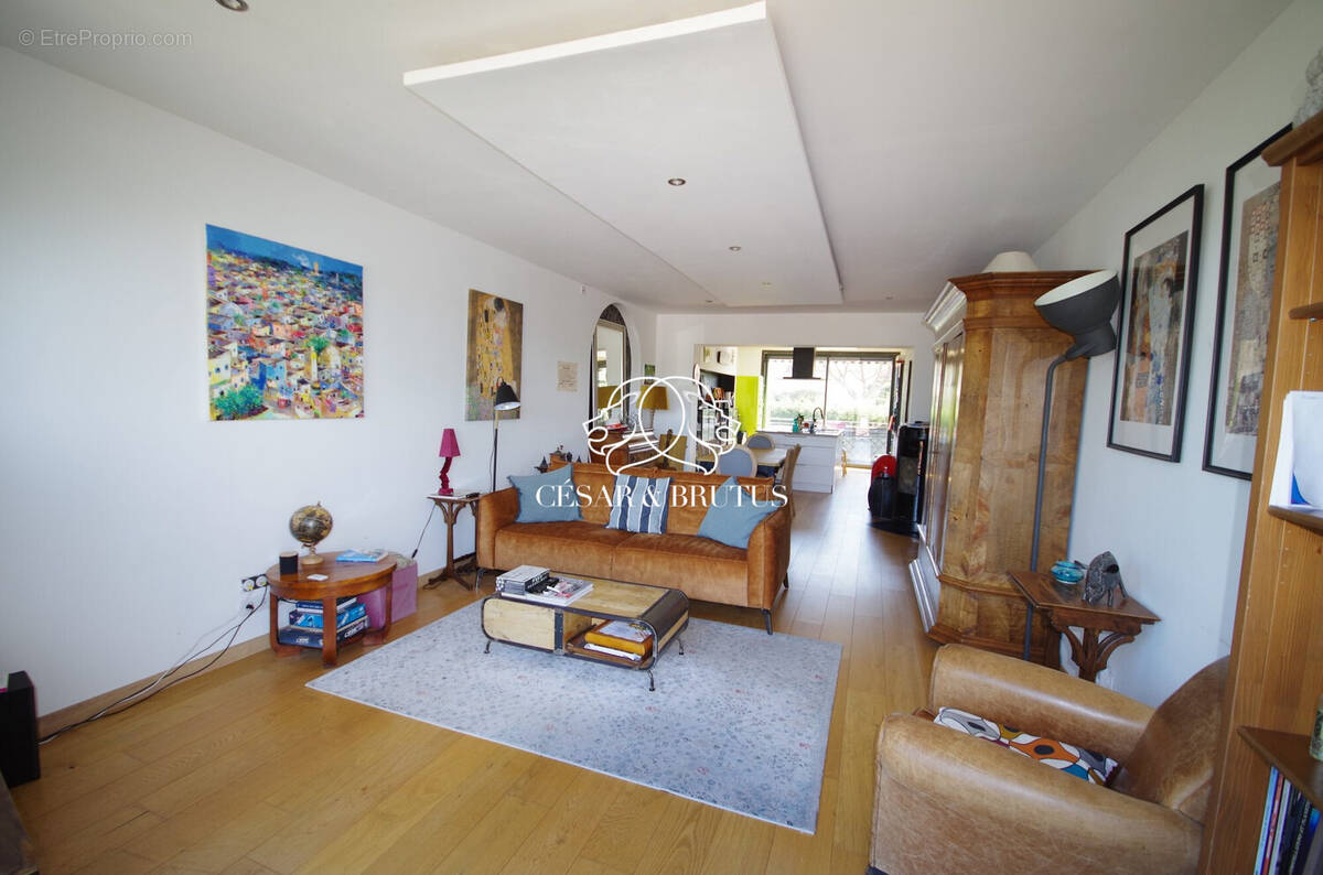 Appartement à LENTILLY