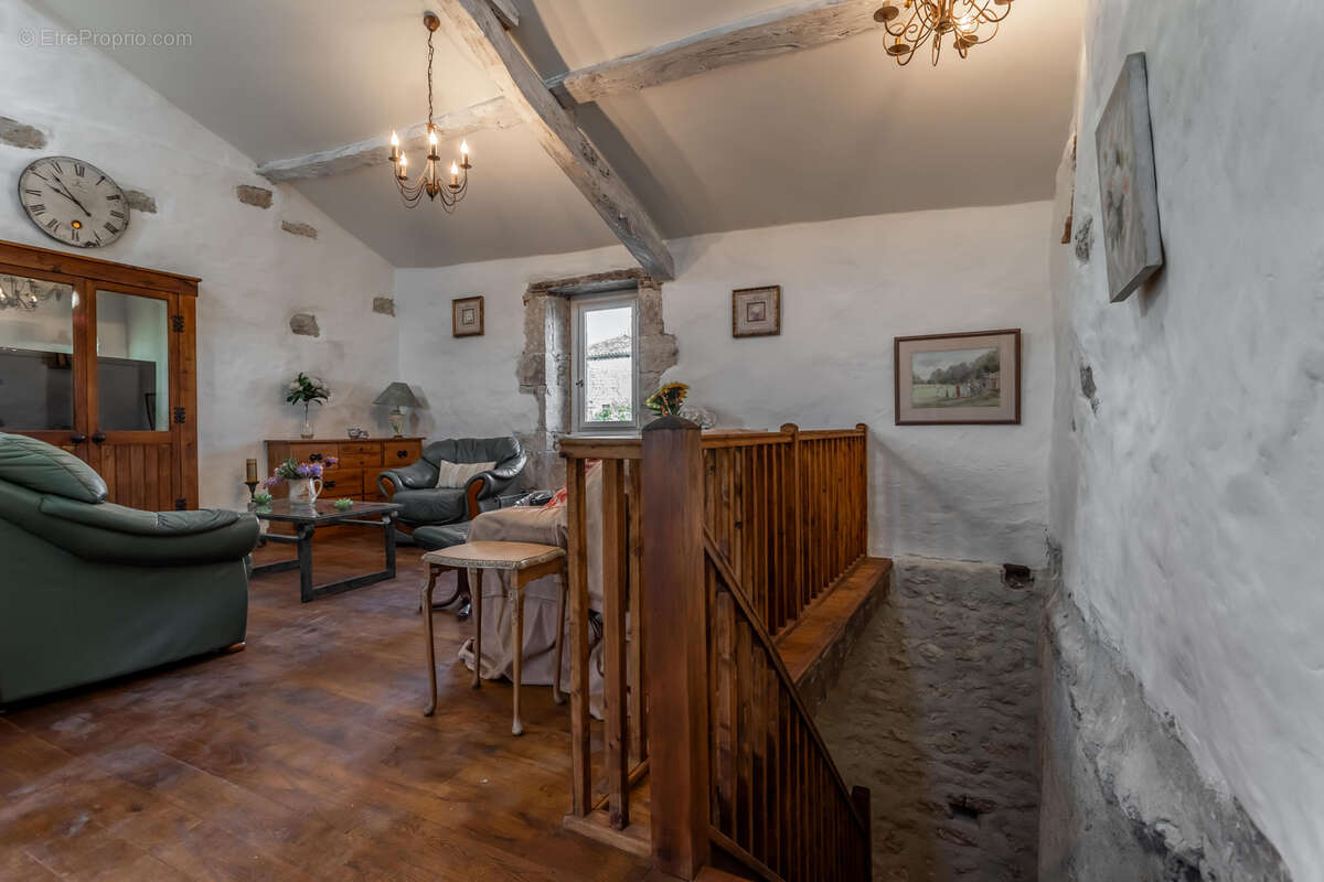 Maison de campagne avec deuxième maison à rénover - photo 9