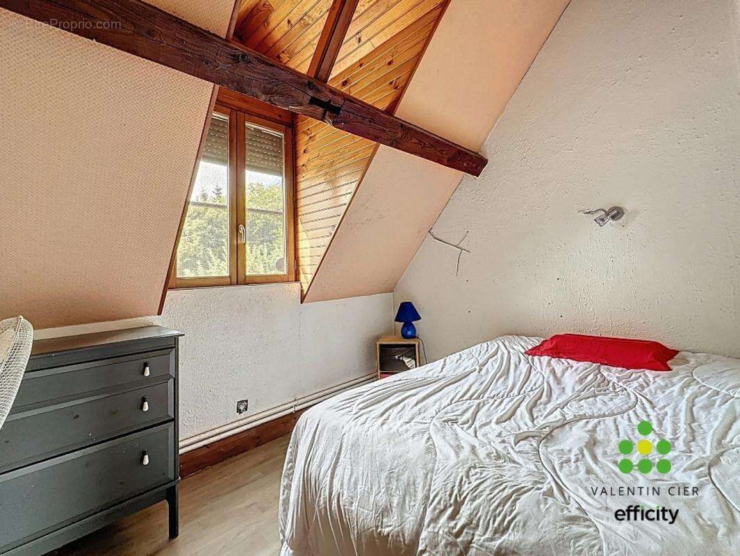 Commerce à BEAUMONT-LES-AUTELS