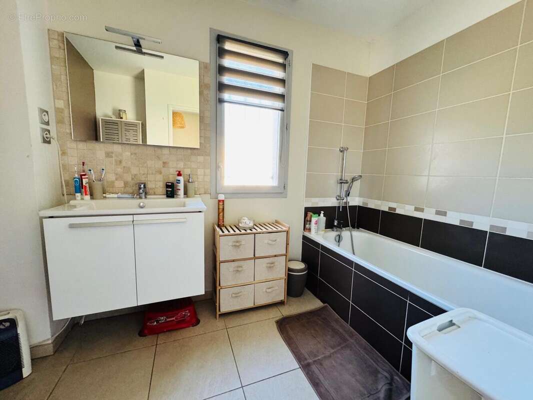 Photo 9 - Maison à LA TOUR-D'AIGUES