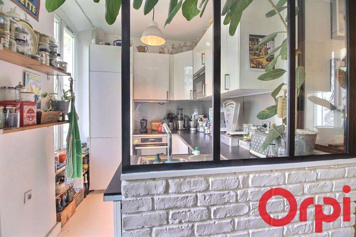 Appartement à MARSEILLE-1E