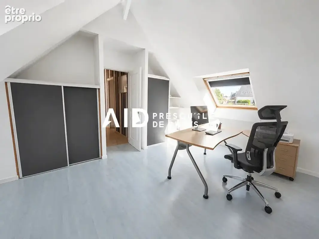 Maison 220 m² aux portes du bourg de Sarzeau. - photo 9