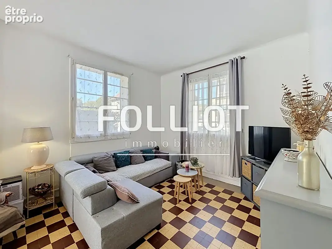 Exclusivité Cabinet FOLLIOT - Maison de ville avec double garage et potentiel d'aménagement ! - photo 13
