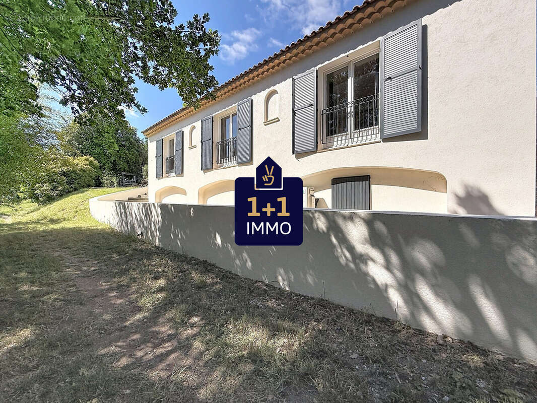 Maison 250 m² à Saint-Paul-En-Foret  - photo 3
