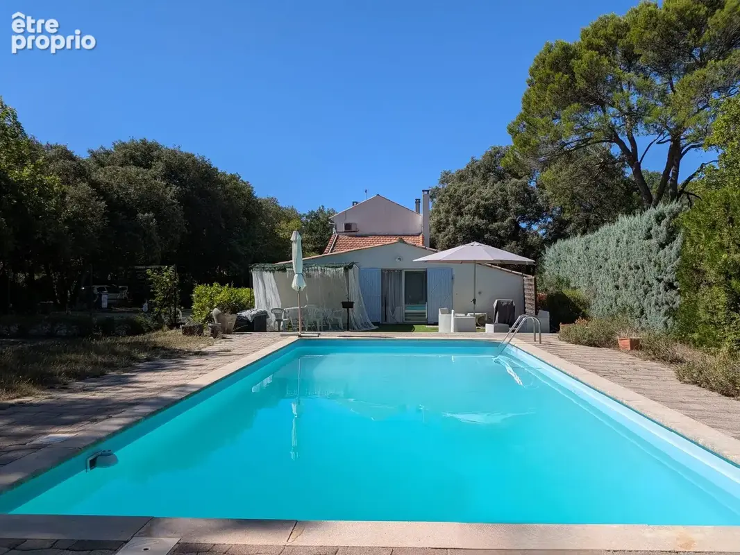 Maison à VENASQUE