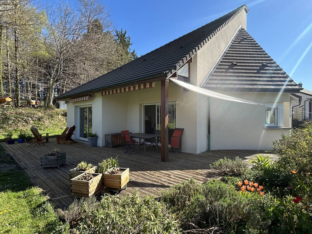 Maison à EGLETONS