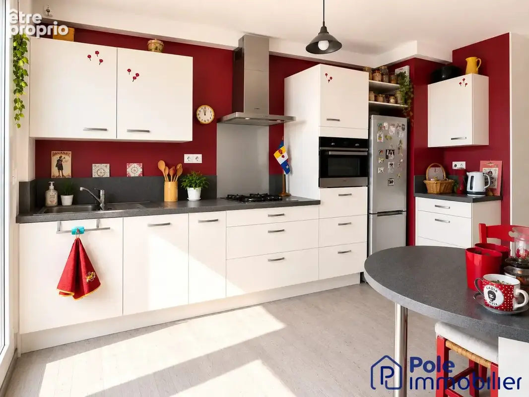 CAEN RIVE DROITE- CUISINE AMENAGEE ET EQUIPEE
