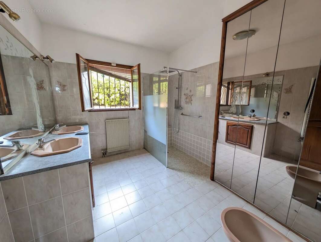 Maison à DRAP