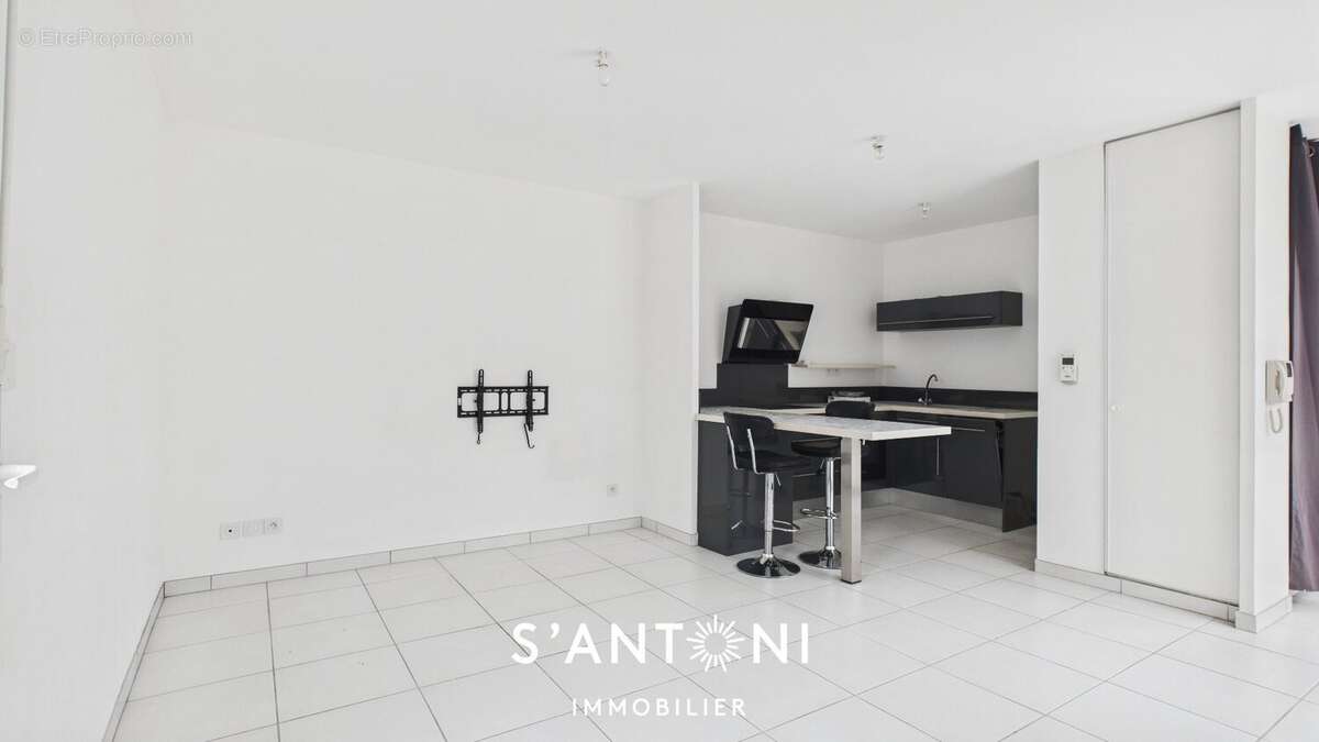 Appartement à VILLENEUVE-LES-BEZIERS