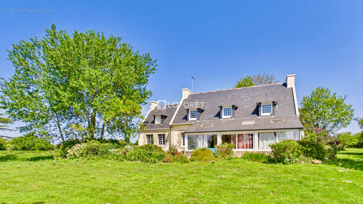 Maison à PLOUHINEC