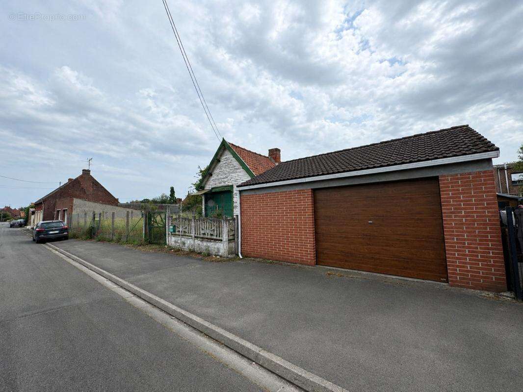 Raches - lot maison + dépendance + 2 doubles garages - photo 7