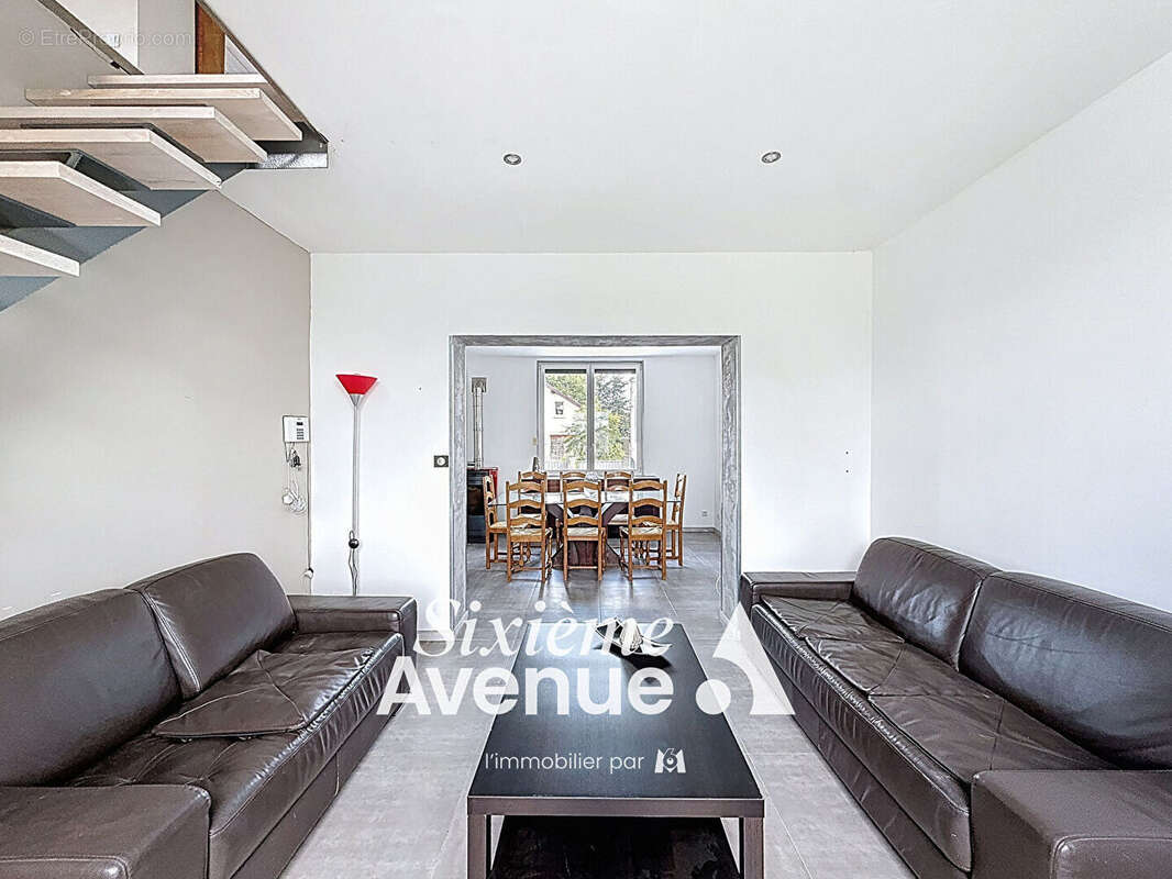 Maison à DECINES-CHARPIEU