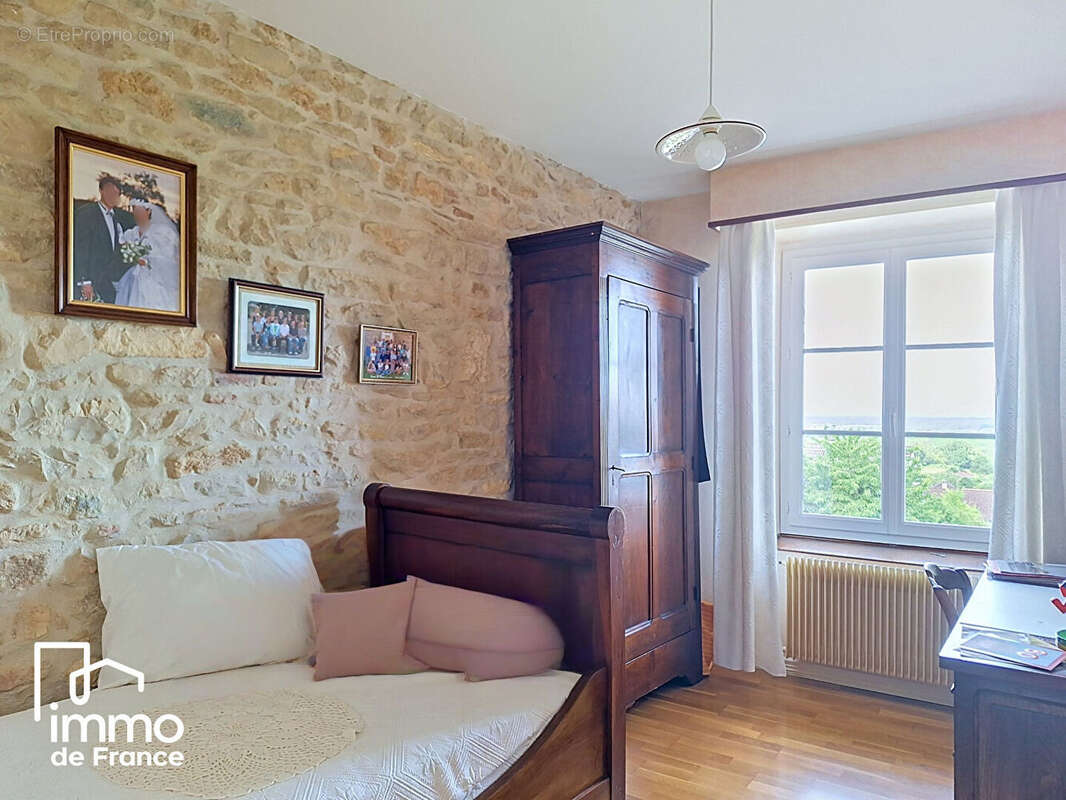 Maison de village 6 pièces 258 m2 à Revonnas avec terrain - photo 7