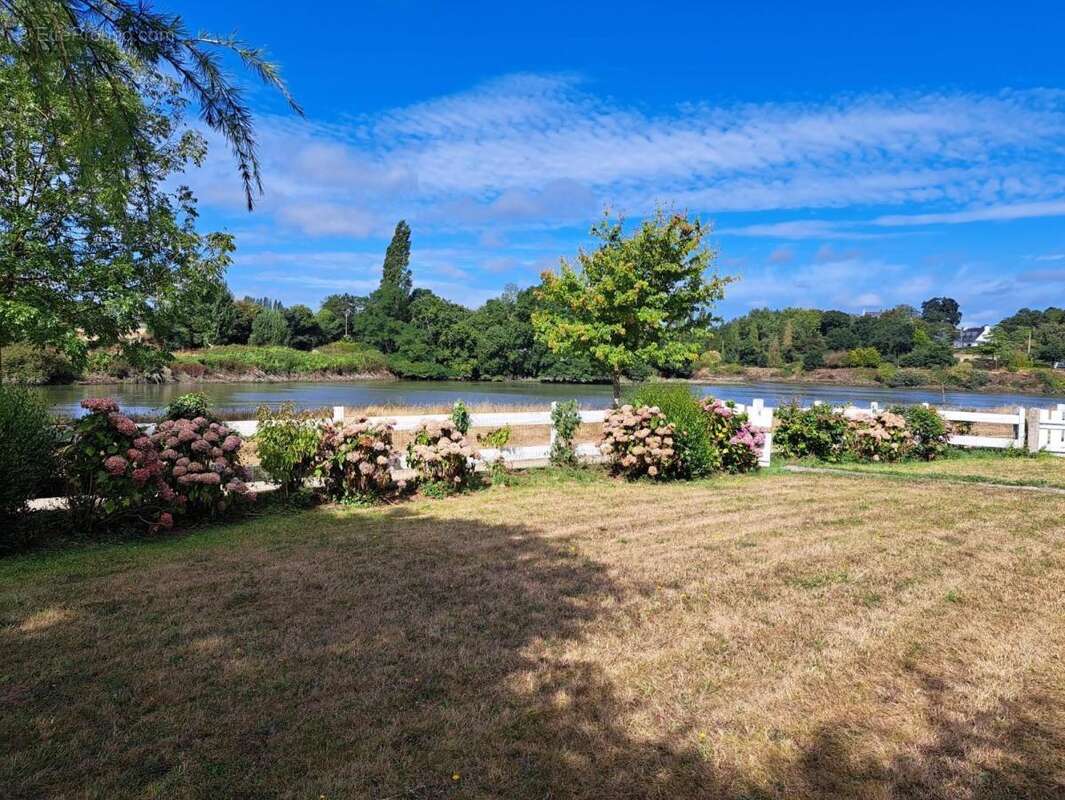 Maison à LA ROCHE-DERRIEN