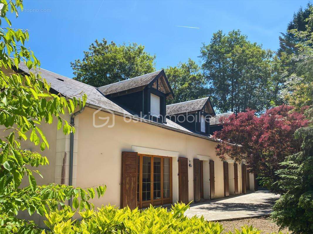 Maison à SAINT-MAURICE-MONTCOURONNE